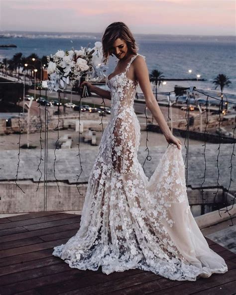 Stunning Mermaid Lace Backless Spaghetti Straps Wedding Dresses FC5099