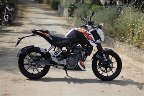 Review KTM Duke 200 Team BHP