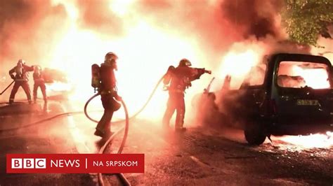 Francuska I Neredi Prevrnuti I Zapaljeni Automobili Na Protestima U