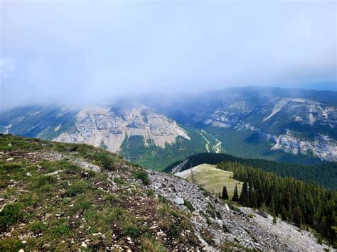 Easy Hikes in Kananaskis Country, Alberta - BUILD & BOARD TRAVEL