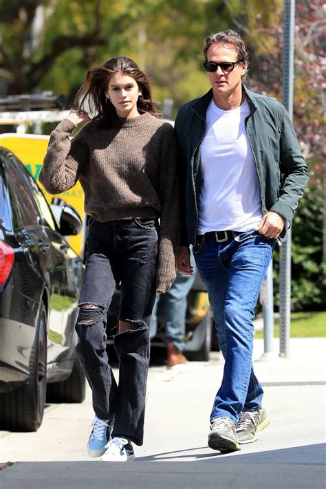 Kaia Gerber In A Brown Sweater Was Seen Out With Her Dad In La 03 22 2019