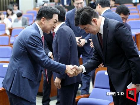 與 태영호 후임 최고위원에 김가람 선출친윤계 호남·40대 아시아경제