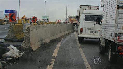 Motoristas reclamam de falta de sinalização no trecho das obras do BRT