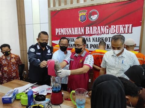 Polda Kaltim Musnahkan Barang Bukti Narkotika Jenis Sabu Diblender Dan