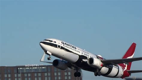 Qantas Boeing 737 Mendoowoorrji Livery Departing From Christchurch New Zealand Youtube