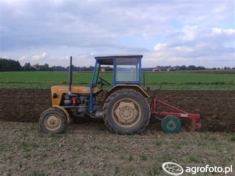 Obraz Traktor Ursus C 330 UG 2 663099 Galeria Rolnicza Agrofoto