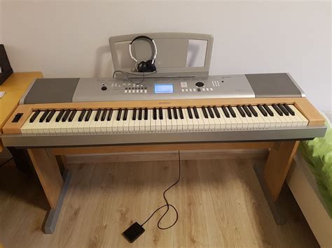 ĐÀN PIANO YAMAHA DGX-620