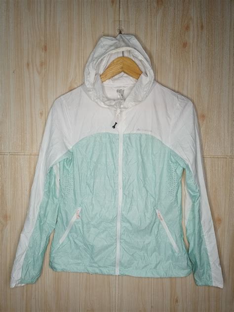 QUECHUA PACKABLE JACKET, Women's Fashion, Coats, Jackets and Outerwear ...