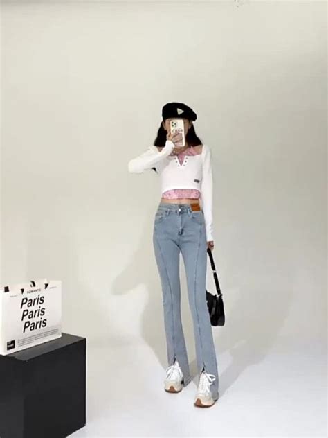 HOT กางเกงยนสขาบานไมโครยดเอวสงผหญง 2023 กางเกงเกอกมาทรงสลมฟตสำหรบคนตวเลก