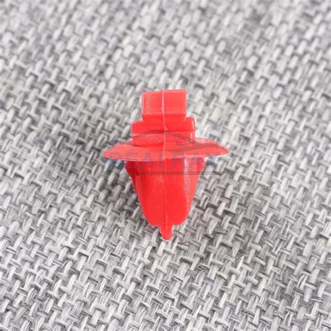 100 Red Mudguard Fender Flare Moulding Retainer Clips For Toyota