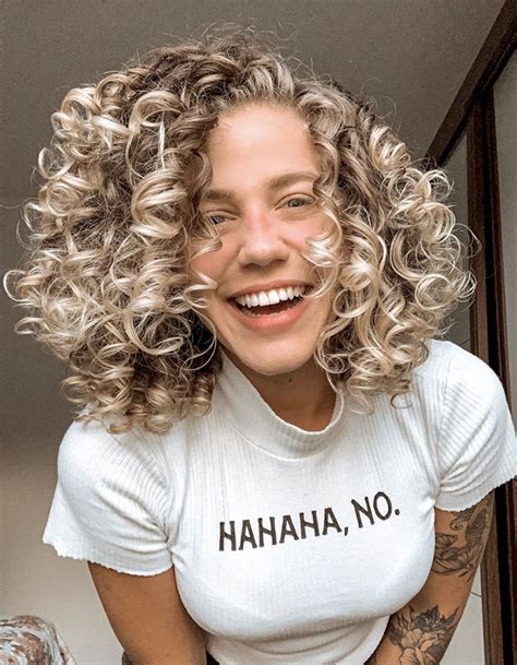 18 Photos Of 3a Hair For All The Curl Inspo