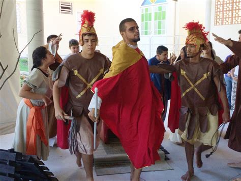 Em Cristo Deus e o homem estão crucificados Comunidade Católica Shalom