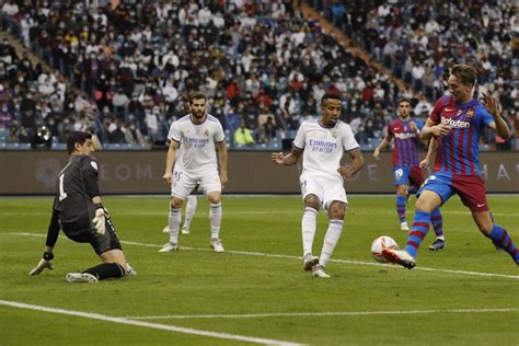 Goles Del Barcelona Vs Real Madrid Blancos Vencieron 3 2 Por La