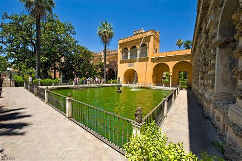 Royal Palace Of Dorne: Gardens Of The Real Alcázar Palace, Seville ...