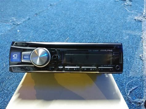 Alpine Head Unit Cde 153ebt Car Accessories Accessories On Carousell