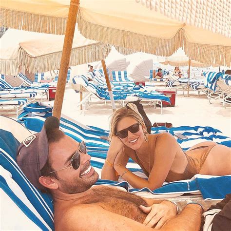 Charissa Thompsons Bikini Photos Are A Touchdown See The Sportscasters Swimsuit Looks