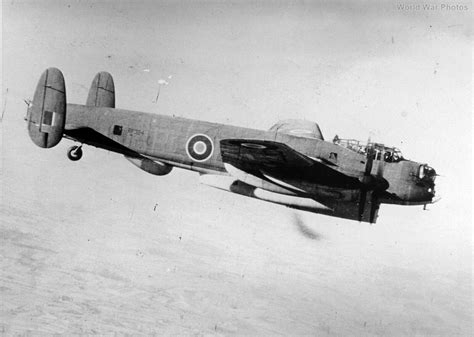 Lancaster ASR III RF324 279 Sqn With Airborne Lifeboat World War Photos