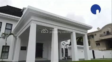 For Sale Massive Bedrooms Mansion With Pool Green Area Golf Water