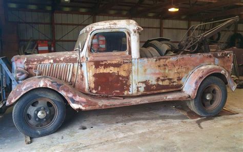 Vintage Wrecker Ford Tow Truck Barn Finds