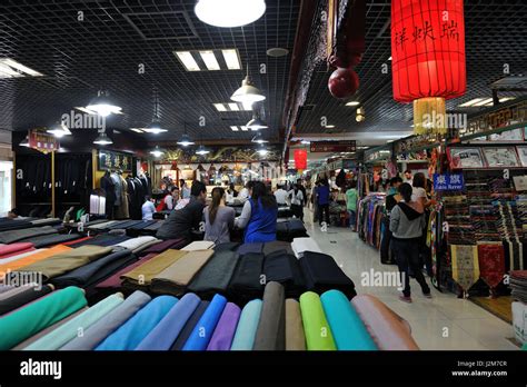 Silk Market Beijing Hi Res Stock Photography And Images Alamy