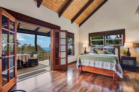 8 Cabin & Cottage Rentals in Hawaii For a Perfect Island Escape