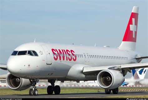 HB IJE Swiss Airbus A320 214 Photo By Yan David ID 683786