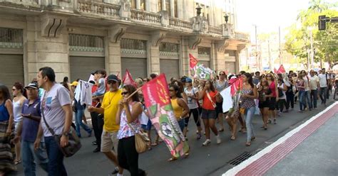 G1 Servidores De Vitória Entram Em Greve E Fazem Protesto No Centro