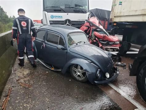 Vídeo mostra fusca na contramão antes de engavetamento na BR 277 JMais