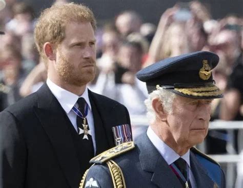 Le Prince Harry De Retour En Angleterre Pour Retrouver Son P Re