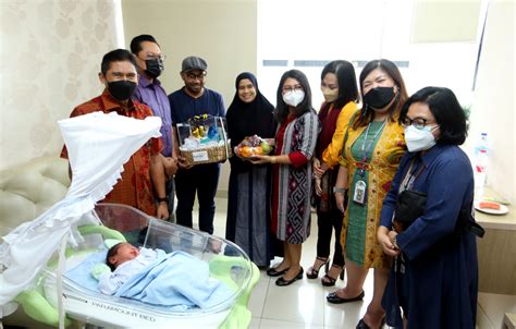 Mandiri Inhealth Berikan Bingkisan Di Hari Pelanggan Nasional Cobisnis