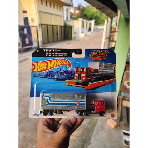 Jual Hot Wheels Optimus Prime Transformers Track Fleet Shopee Indonesia