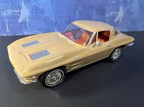 1963 Chevrolet Corvette Stingray | The Model Car Showroom