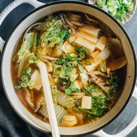 Napa Cabbage Tofu Soup 白菜豆腐汤 Omnivores Cookbook