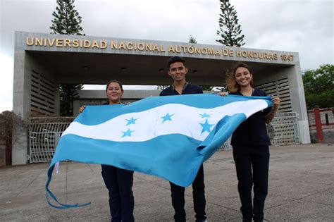 Bandera Nacional: símbolo mayor que llena de mucho patriotismo a los ...