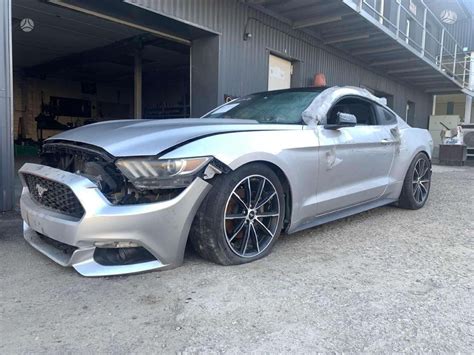 Ford Mustang dalimis Automobiliai iš usa didelis pasirinkimas naudotų