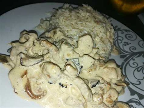 Poêlé De Cèpes Et De Blancs De Poulet A La Crème Et Au Truffes De Notre