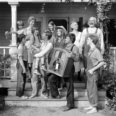 At 50 Tv’s ‘the Waltons’ Still Stirs Fans’ Love Nostalgia Metro Us