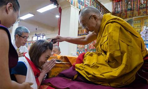 Meet the Dalai Lama | MakeMyTrip Blog