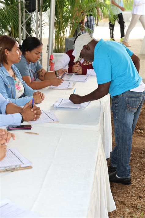 M S De Personas Asisten A La Vista P Blica Para Conocer Proyecto