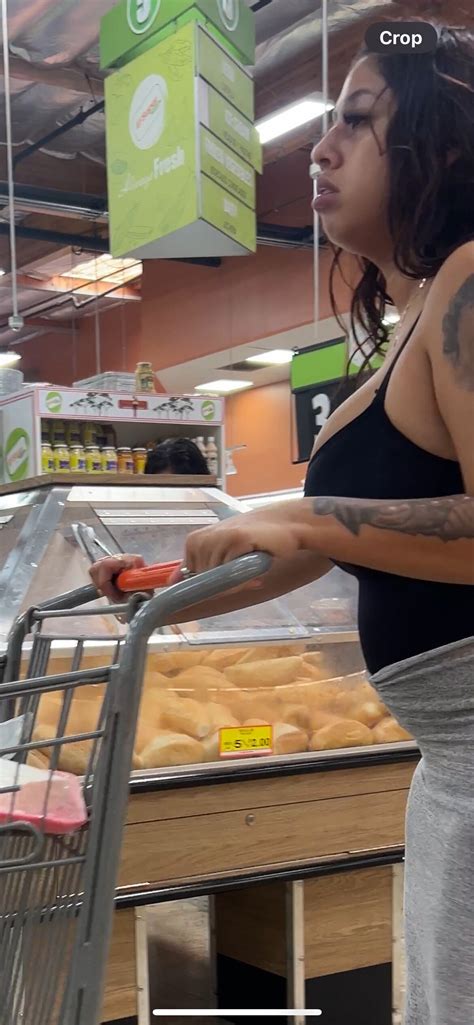 WIDE ASS LATINA SEE THROUGH SKIRT Spandex Leggings Yoga Pants Forum