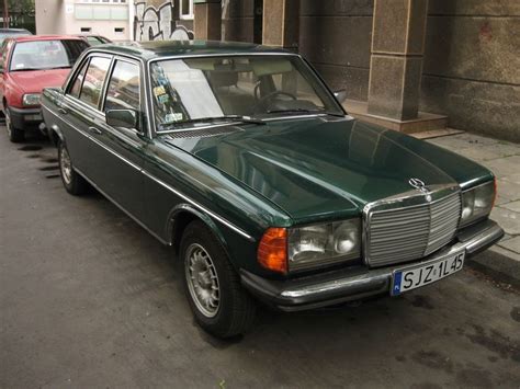 Green Mercedes Benz W123