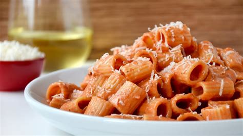 Quick And Easy Vodka Pasta Sauce Recipe YouTube