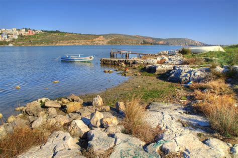 rocky beach, Chalcis Photo from Passas in Evia | Greece.com