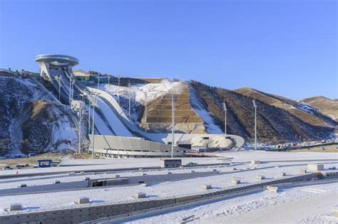 天地合，人心同！北京冬奥会奖牌满满都是中国式浪漫 知乎