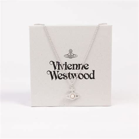 Vivienne Westwood Olympia Pearl Pendant Oxygen Clothing