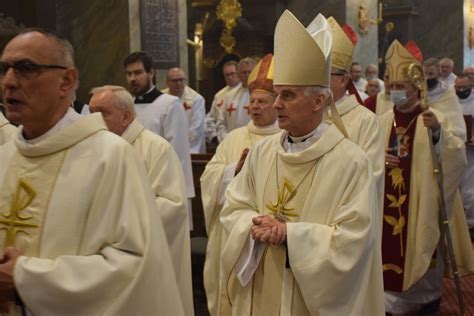 Biskup Jan Piotrowski do kapłanów Potrzeba nam odwagi wiary