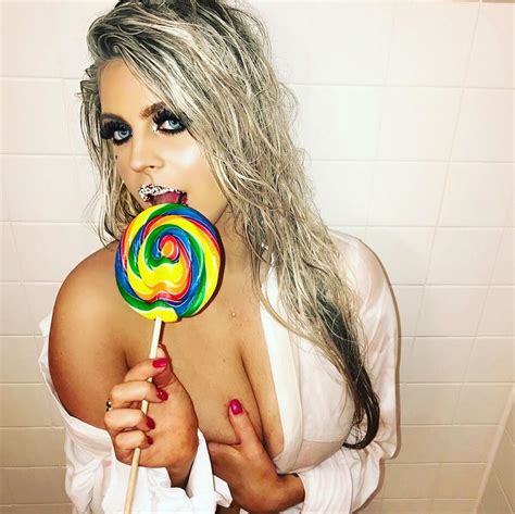 AnnaKabana Annakabanaofficial Loira Peituda Nude OnlyFans Leaks 8 Photos TheFappening