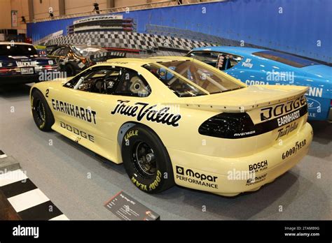 Dodge Avenger Iroc Sonderschau 75 Jahre Nascar National Association