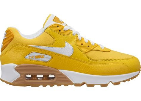 nike air max   yellow gum