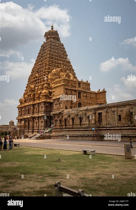 Raja raja cholan thanjai periya kovil hi-res stock photography and ...